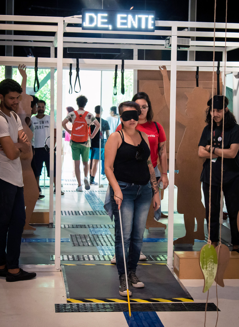 Acessibilidade e museus de ciências: visitação de jovens surdos a três museus do Rio de Janeiro